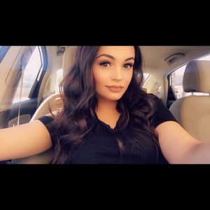 Meet your seller!! 🎀💕💖